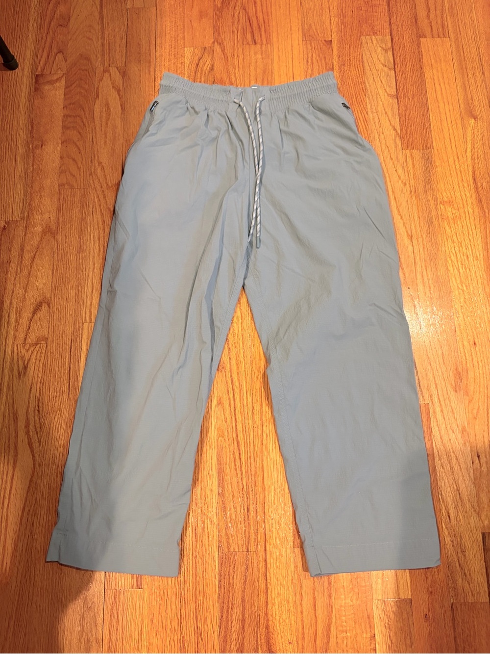 Athleta Trekkie Straight Crop Pants Size 6 Sage Green Lightweight Travel Hiking